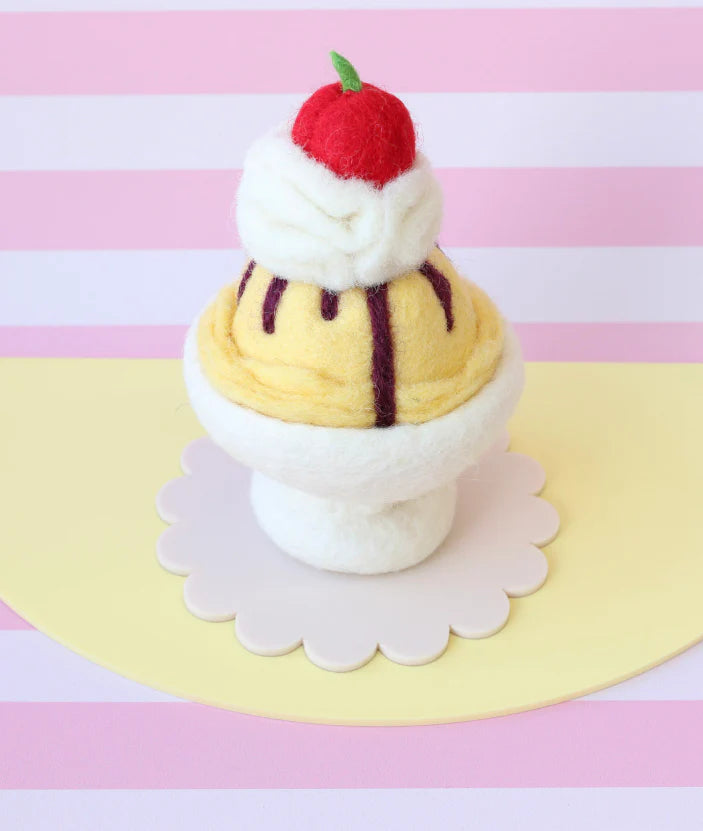 Juni Moon - Sundaes