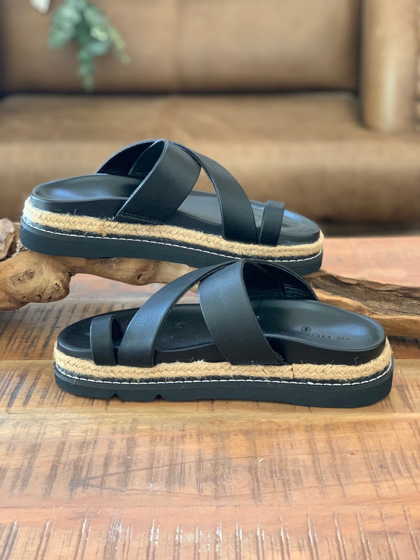 Poppy Slides - Black