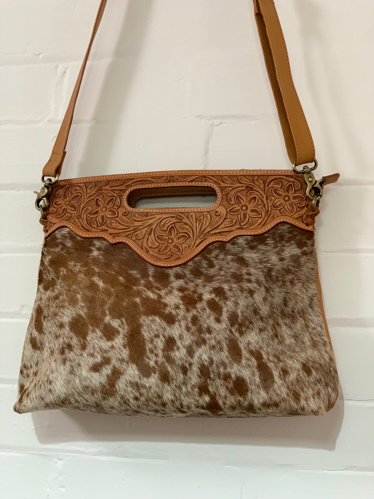 Hand Tooled Bag - large Tan