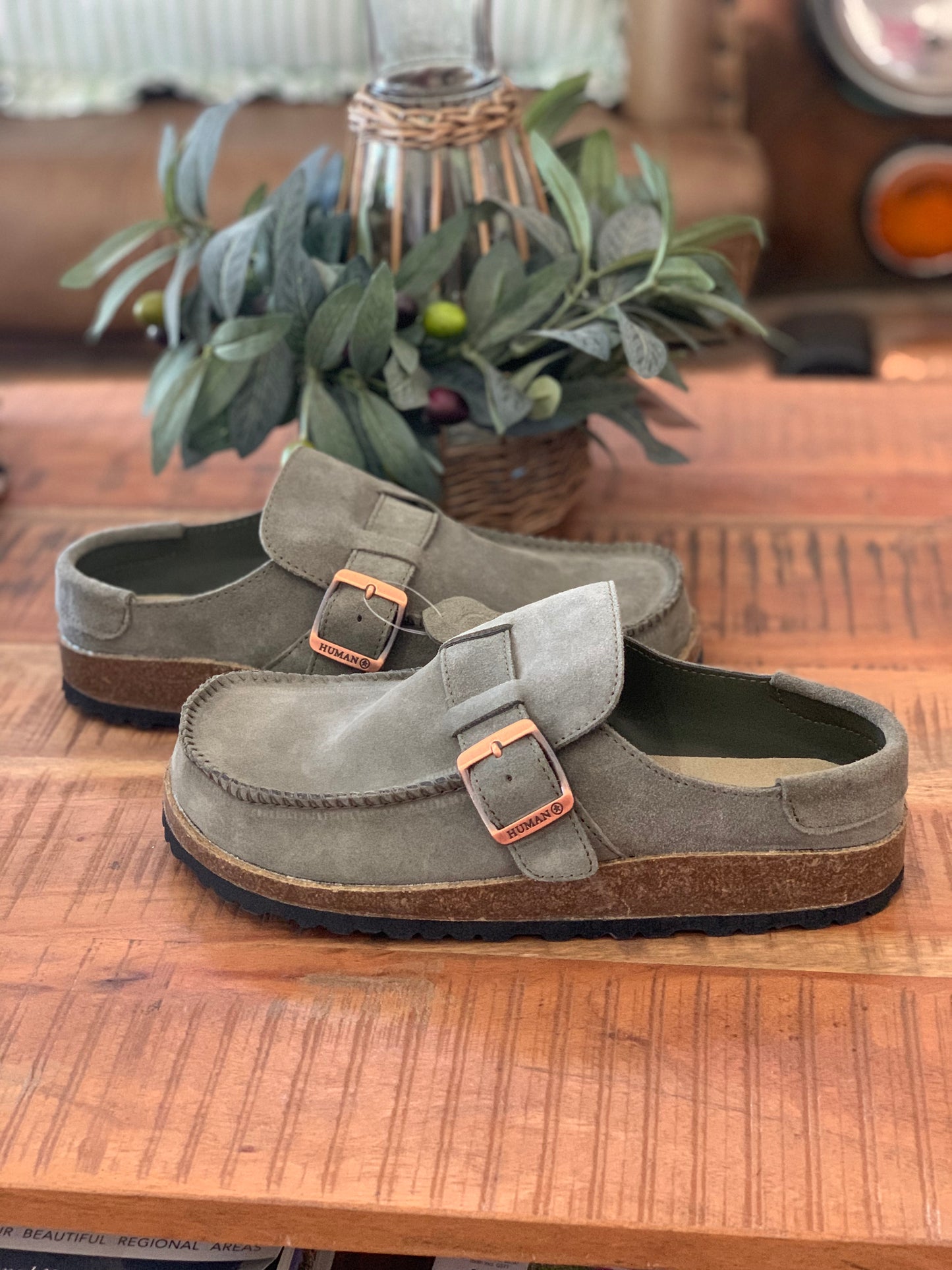 Winnie Low back Loafer - vintage green suede