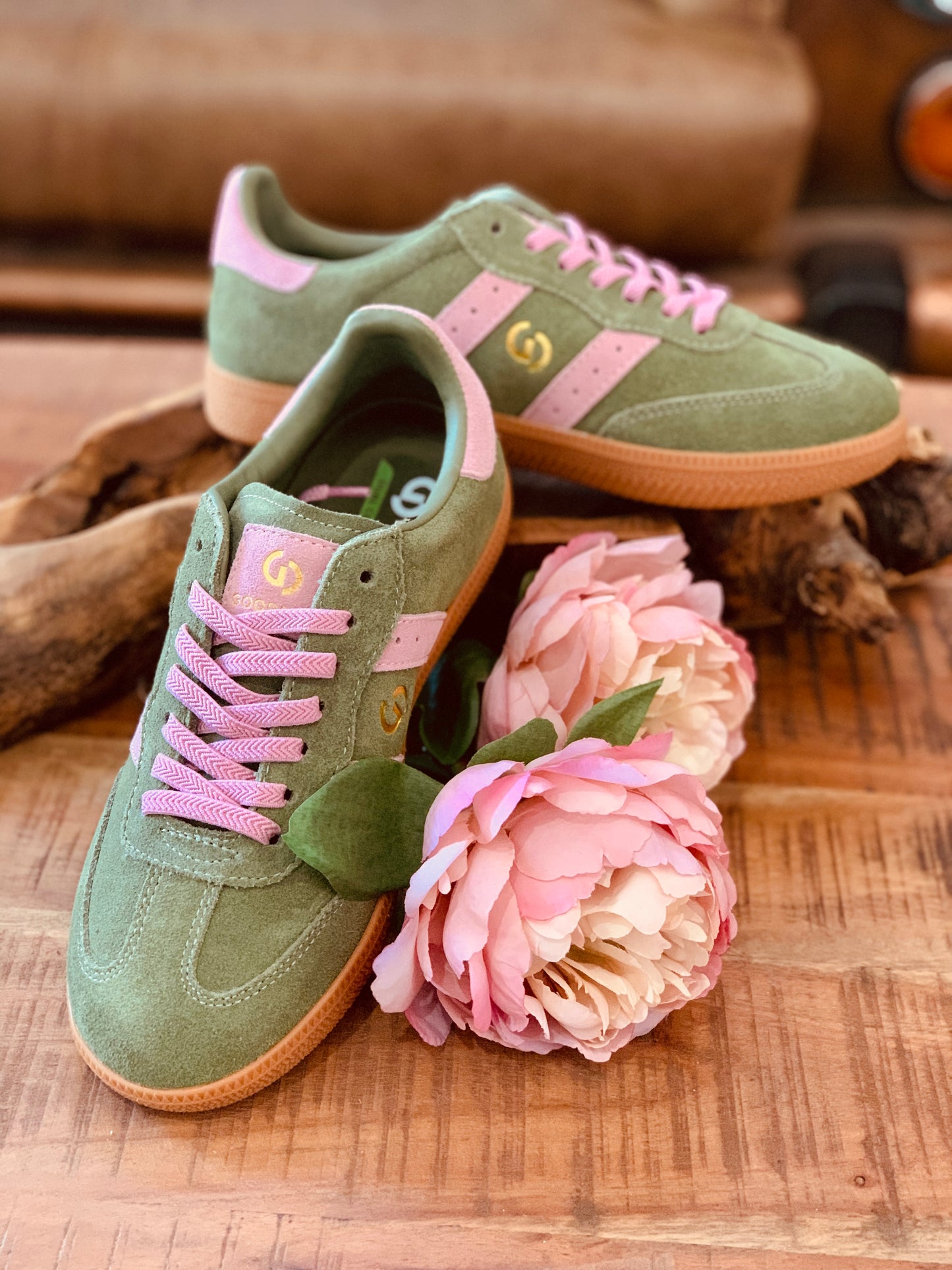 2001 PARALLEL
SAGE SUEDE/ PINK SUEDE