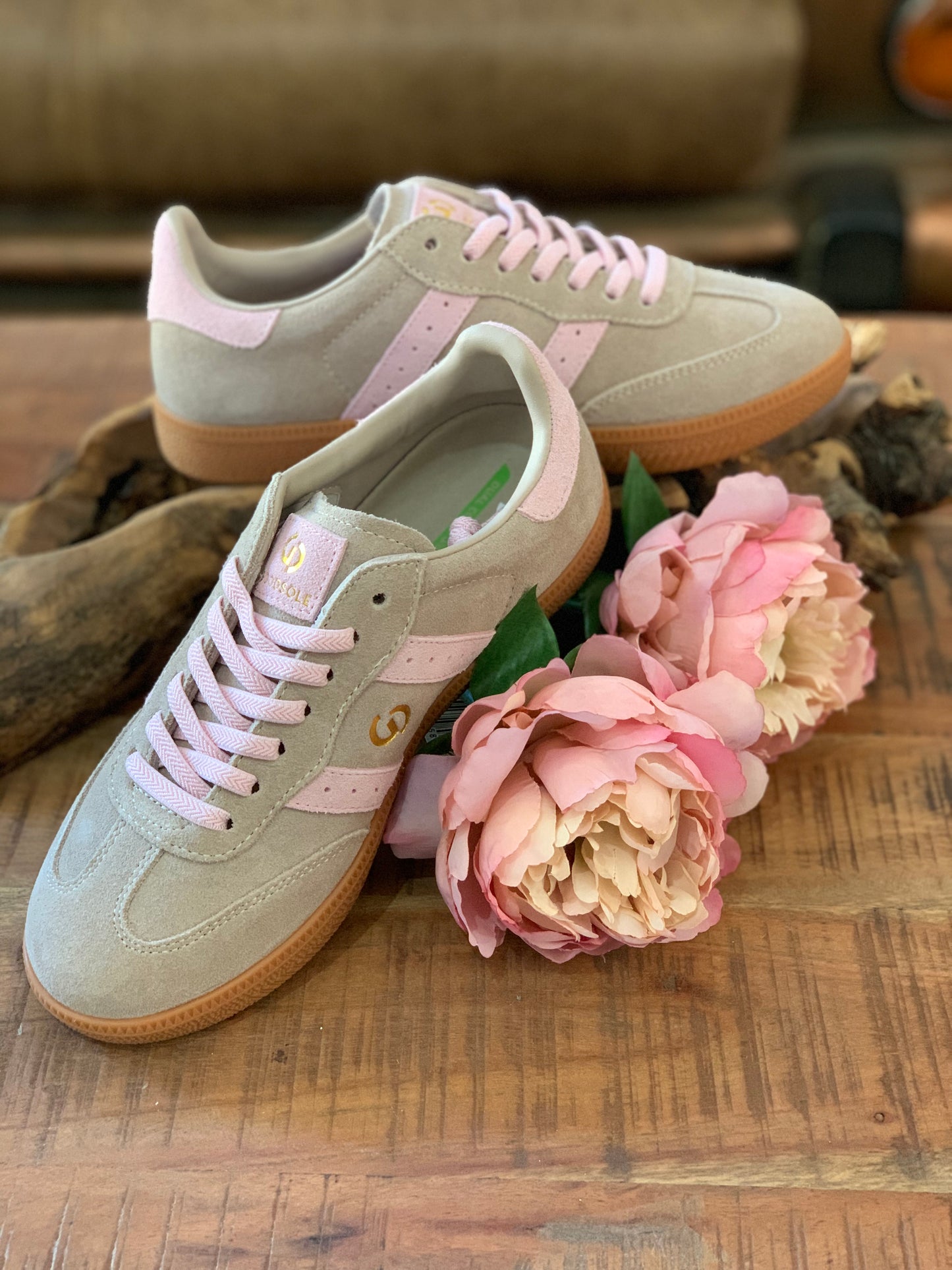 2001 PARALLEL
Tropical Taupe/pink suede Leather