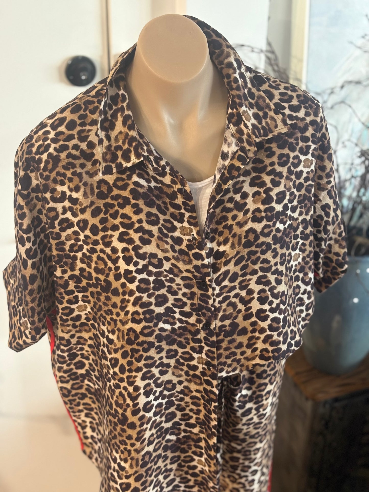 Contrast Line Leopard Shirt